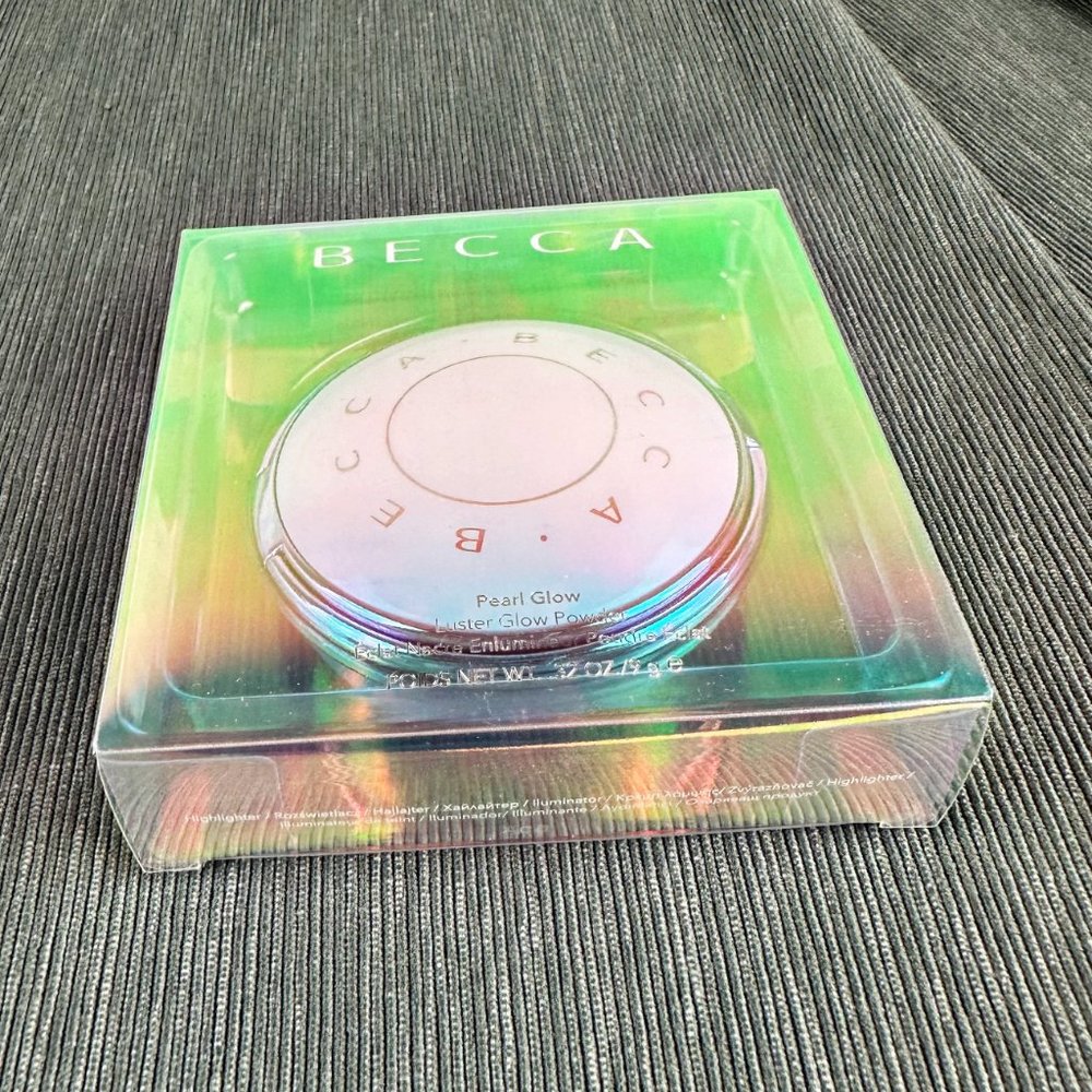 NEW! BECCA Pearl Glow Luster Glow Powder Highlighter in Pure Pearl Discontinued - Picture 12 of 12